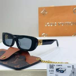 Picture of Louis Vuitton Sunglasses _SKUfw76300611fw